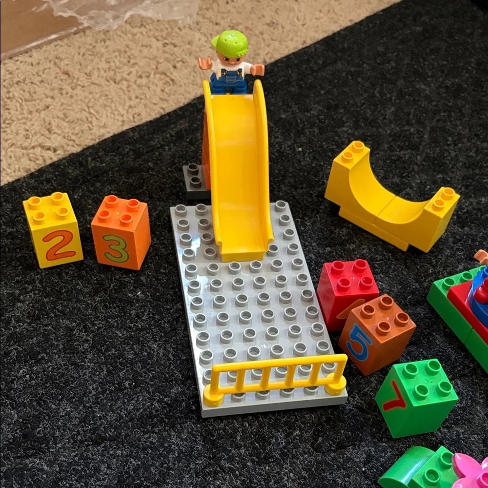 Lego Duplo Block Set Yellow Slide And Merry Go Round With Two figures